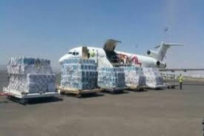 طائرة شحن تحمل لقاحات تصل مطار صنعاء	 