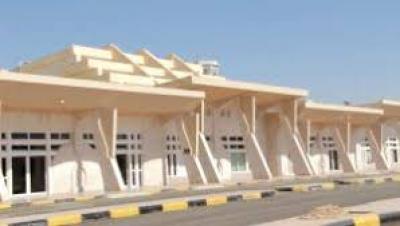 القوات السعودية تمنع دخول موظفي مطار الغيضة بالمهرة	 