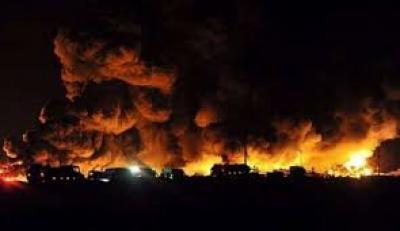ورد الآن.. شاهد لحظة قصف ميناء جيزان السعودي والإنفجارات العنيفة التي هزت المدينة -صورة	 