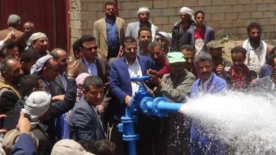 وزير المياه يفتتح مشروعين في يريم بإب بتكلفة 192 مليون ريال	 