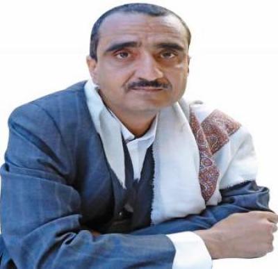 - • الإخوان سيطروا على الساحة وشكلوا لجاناً أمنية ظاهرة وأخرى سرية أفرادها مسلحون بمسدسات كاتمة للصوت
• "جمعة الكرامة" كان اسمها في الأساس "جمعة الشهيد" والزنداني اعترض على هذا الاسم وقال "سننفضح" و"دحابة" كان يرقص وينادي "الشهيد الشهيد"