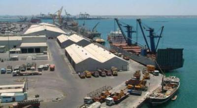  - قالت مصادر مطلعةان اوامر رئاسية صدرت بتحويل صفقة أسلحة روسية كبيرة من ميناء الحديدة الى ميناء عدن .