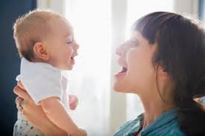  - 6 نصائح للتواصل الإيجابي مع طفلك الذي لم يتعلم مهارات الكلام بعد..
