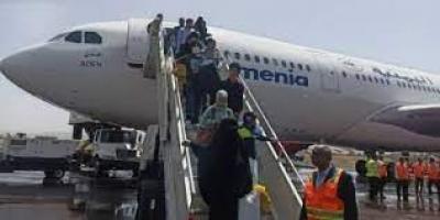 - إقلاع الرحلة الثالثة من مطار صنعاء الدولي إلى عمّان..
