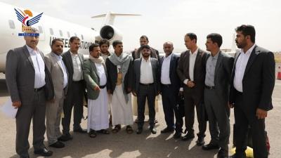  - اللجنة العسكرية الوطنية تغادر مطار صنعاء الدولي متجهة إلى عمان..
